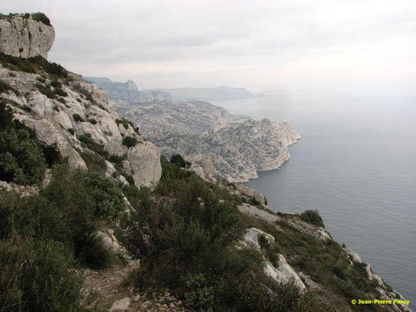 Vue des calanques depuis le plteau de l&#039;homme mort