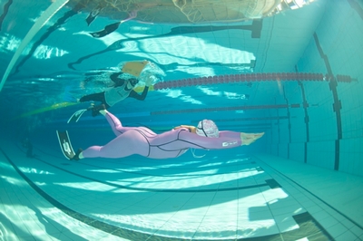 Apnée dinamique avec palmes 02