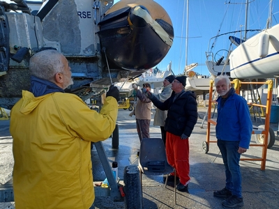 85844289 b962 4b50 842f 493ac16f13a3