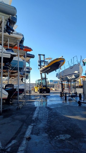 a298001a 1270 48c6 b8f9 25a078ccd137